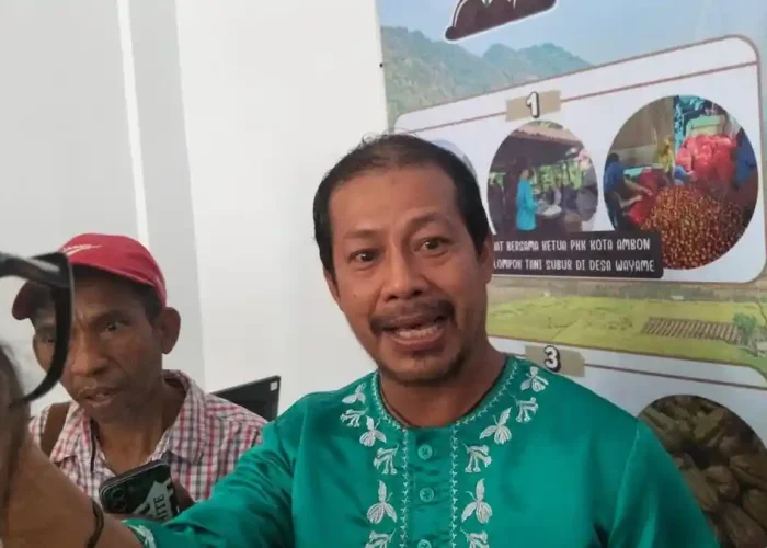 Samsudin-Menur-Kepala-Desa-Wayame